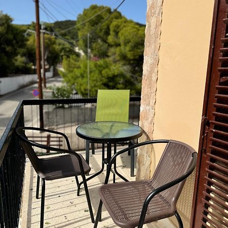 Santa Marina Rooms Agia Marina  Buitenkant foto